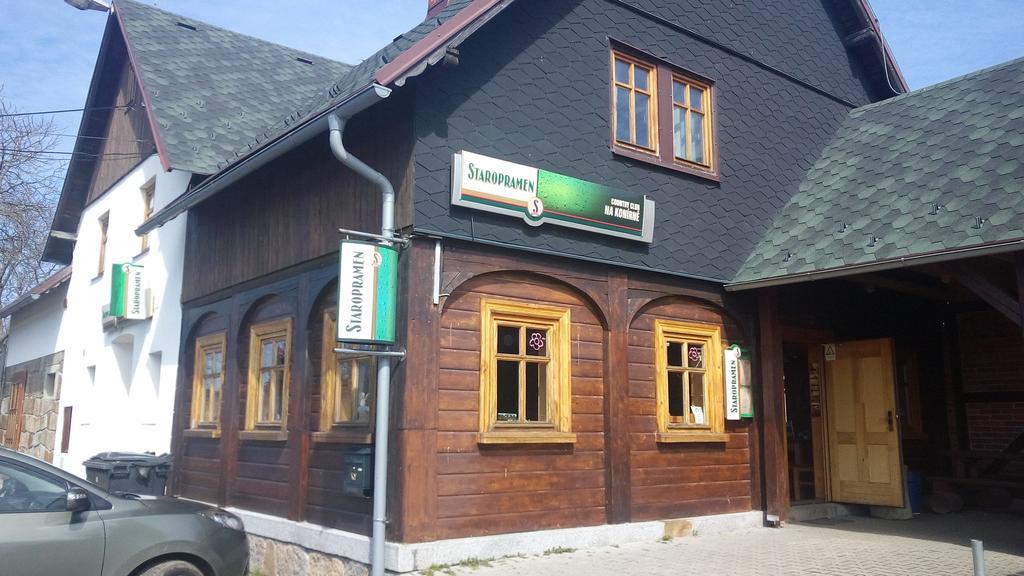 Country Club Konirna Hotel Sluknov Bagian luar foto