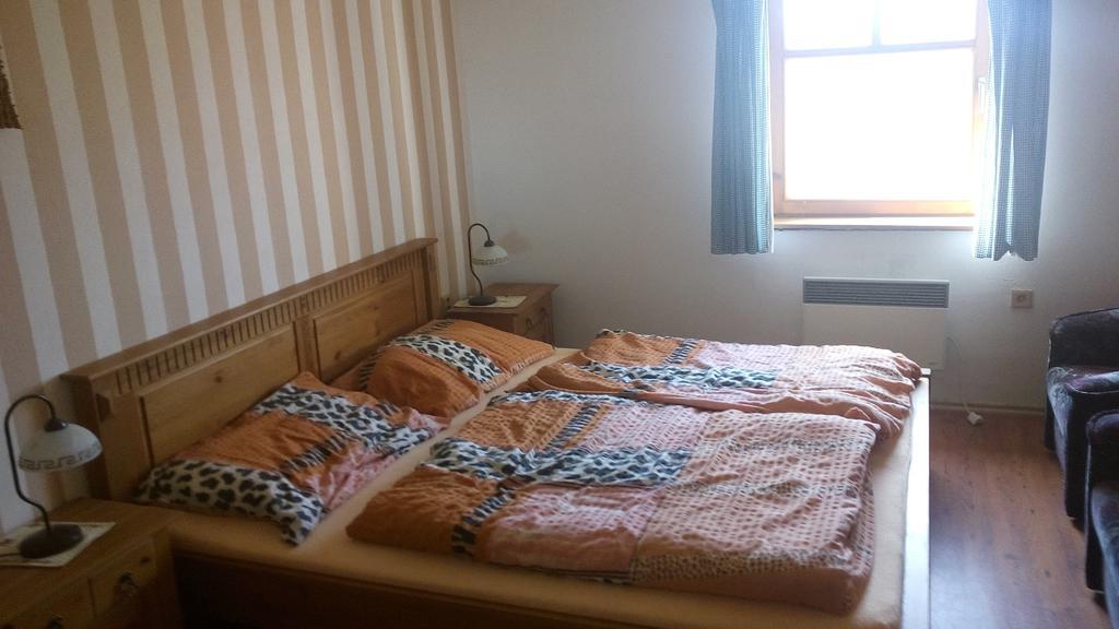 Country Club Konirna Hotel Sluknov Bagian luar foto